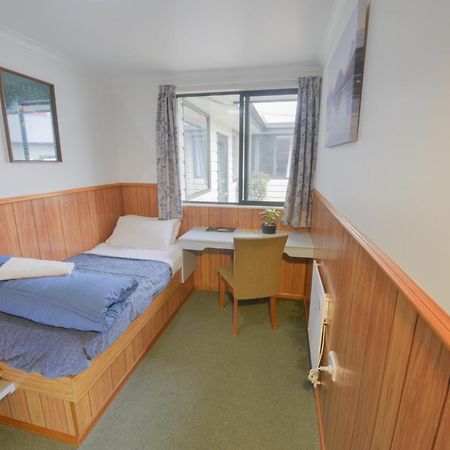 Wilderness Backpackers Hostel Хааст Екстериор снимка